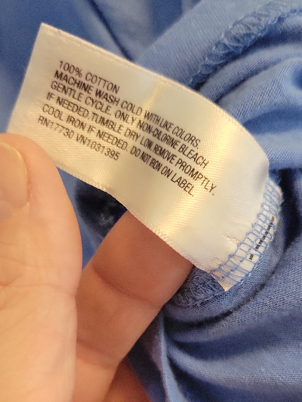 Universal Thread Periwinkle V-Neck Cropped Tee - Picture 3 of 4